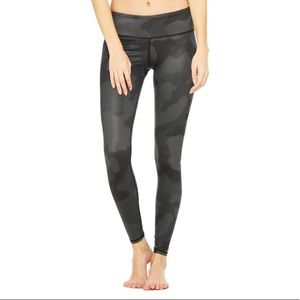 Alo Airbrush Legging Black Camo